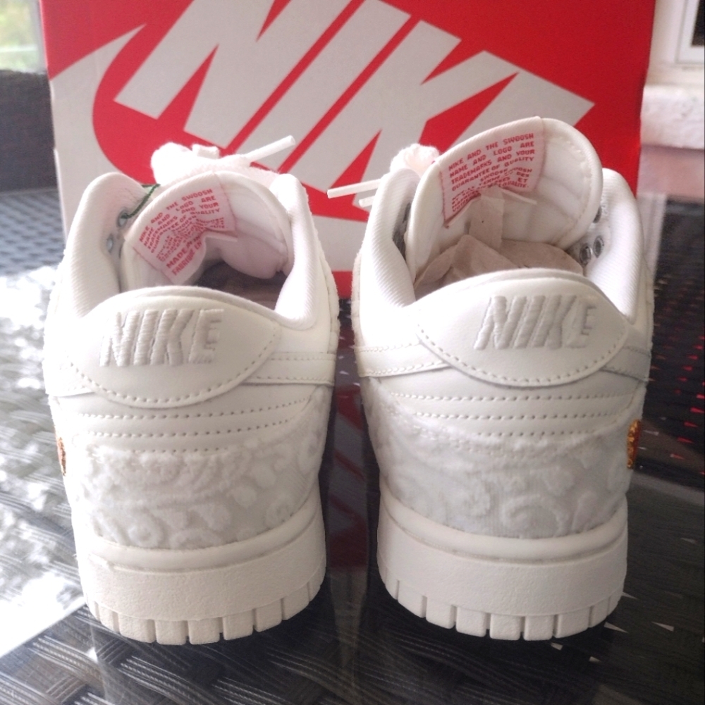 Nike Dunk Give Her Flowers Sneakers New In Box - Picture 4 of 8